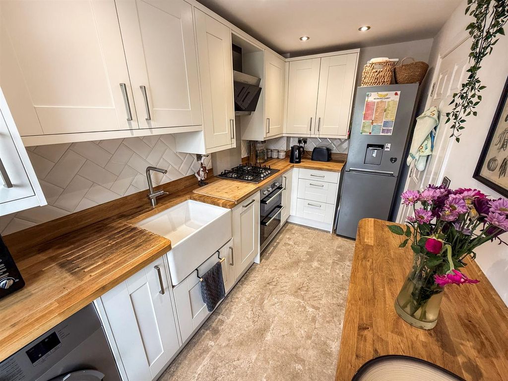 Property photo 3 of 16 Breakfast Kitchen