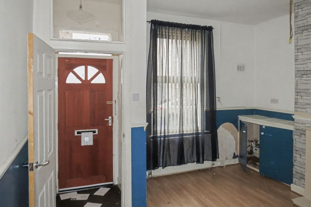 Property photo 3 of 13 40 Lockhart Road, Preston, Lancashire, Pr1 6BT