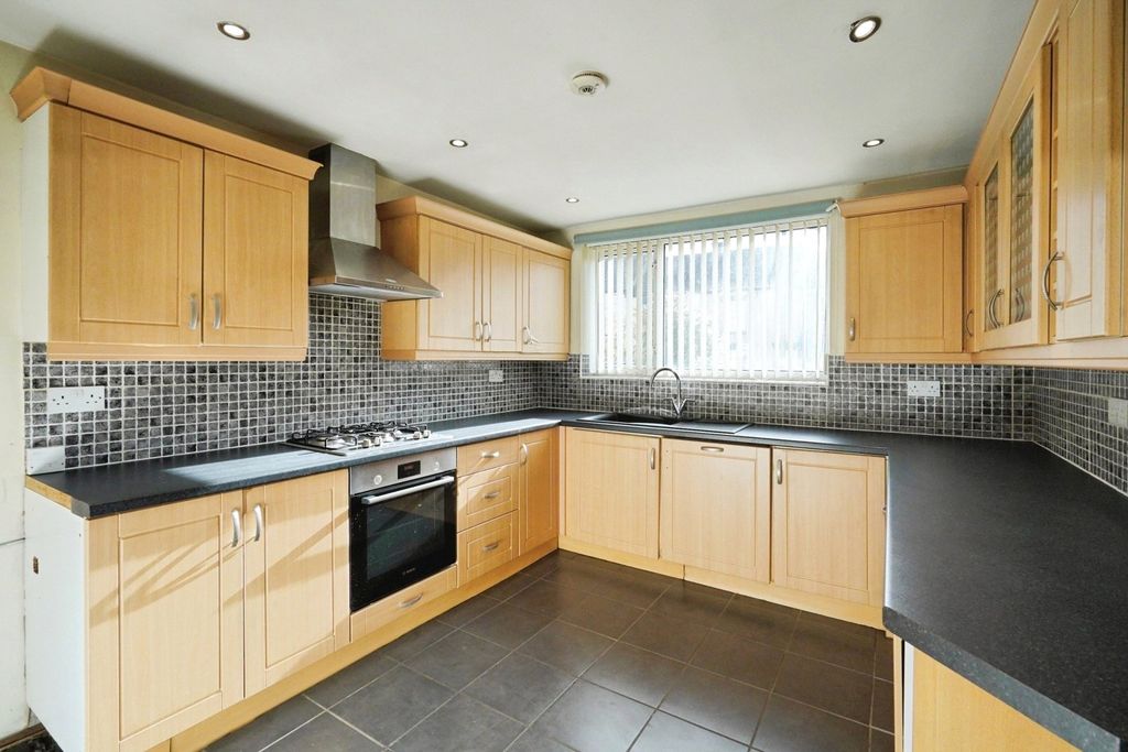 Property photo 2 of 17 Photo