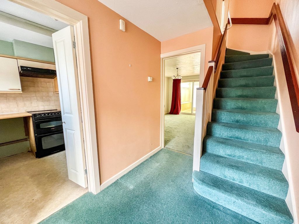 Property photo 2 of 20