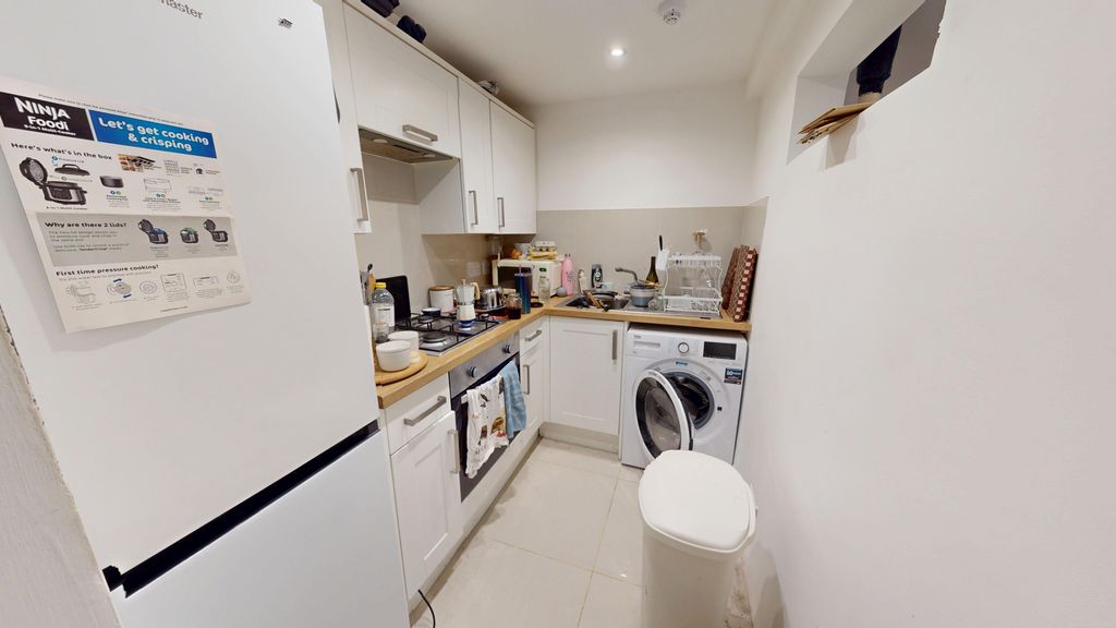 Property photo 1 of 4