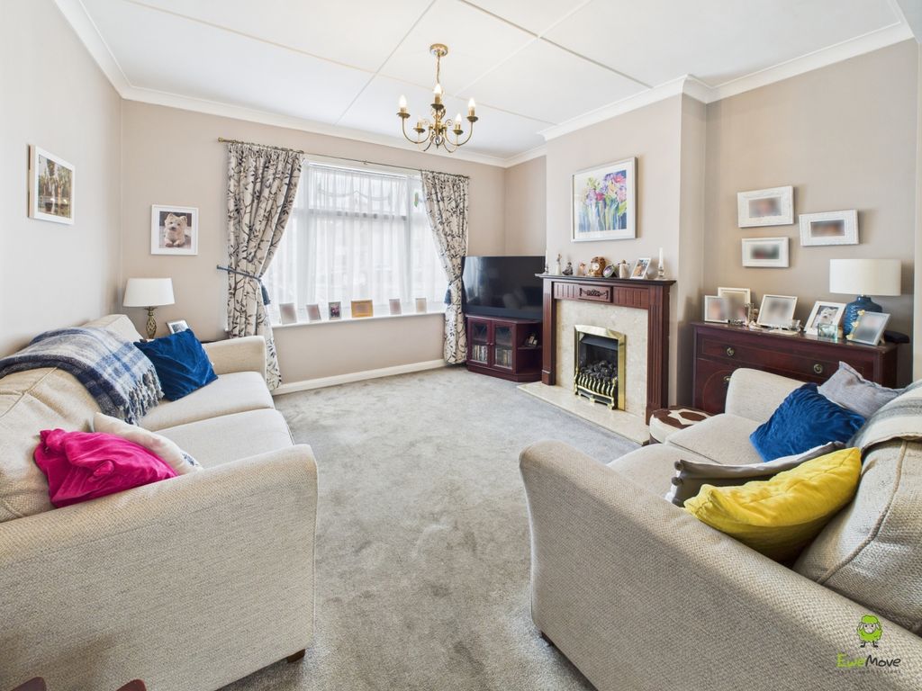 Property photo 3 of 34 Presented By Clinton Crawford - Ewemove Bexley And