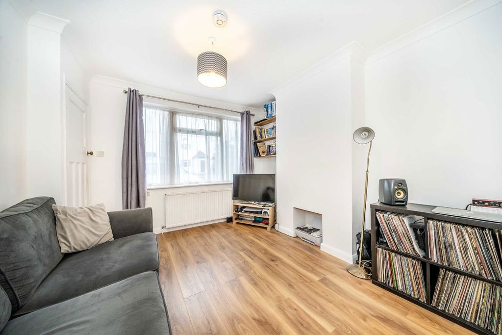 Property photo 3 of 8
