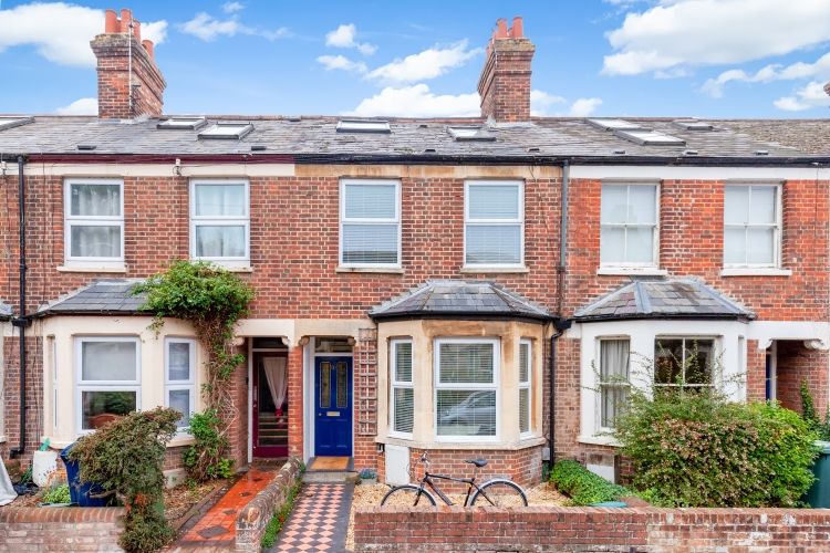 Property photo 1 of 8 207468