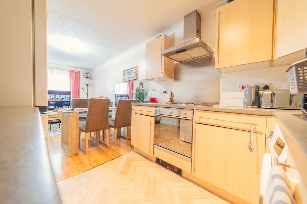 Property photo 3 of 15 Call 02920 454555 To Secure Your Viewing_8