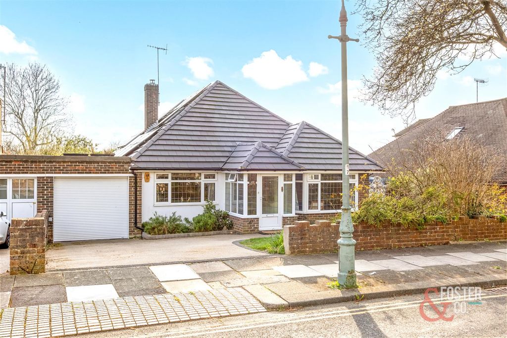 Property photo 1 of 23 Benett Drive, 42-003.Jpg