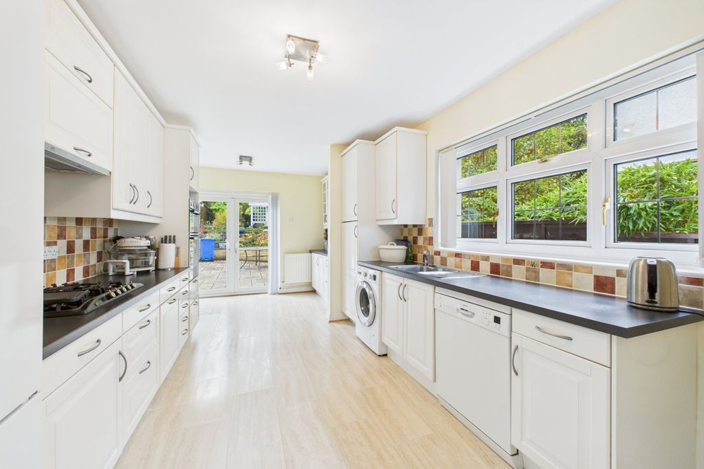 Property photo 2 of 17 Picture No. 35