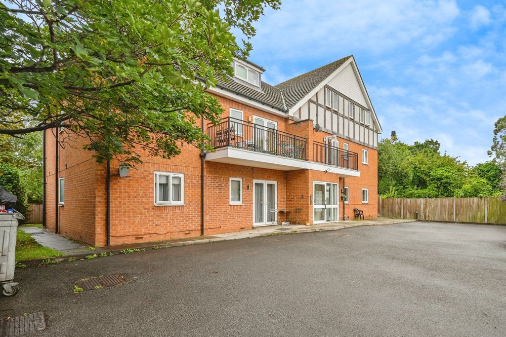 Property photo 2 of 17