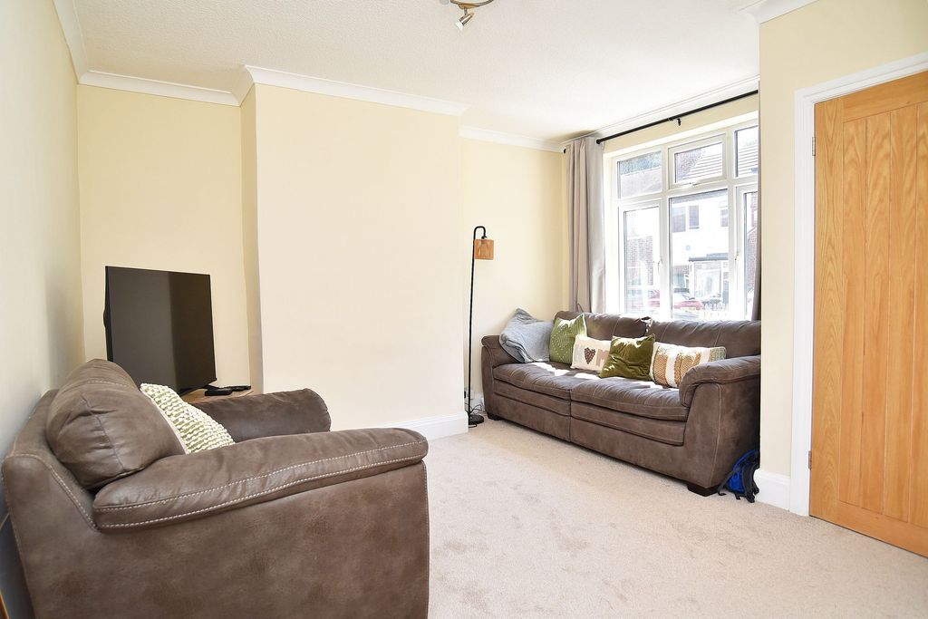 Property photo 3 of 12