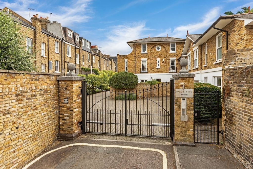 Property photo 2 of 16 1