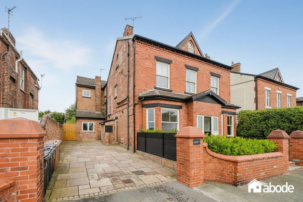 Property photo 2 of 21 630 Liverpool Road, Flat 6-1.Jpg