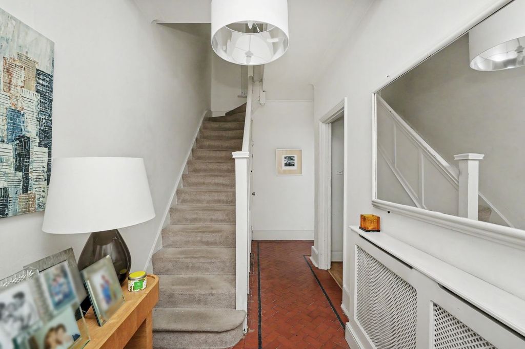 Property photo 2 of 24