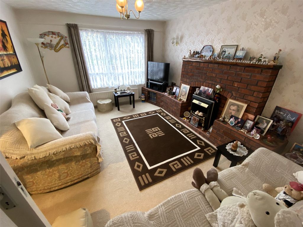 Property photo 2 of 22 Picture No. 12