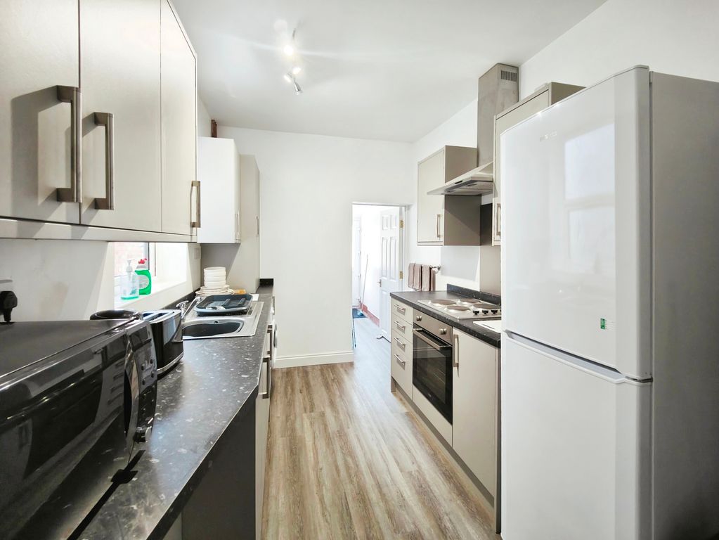 Property photo 3 of 15 4