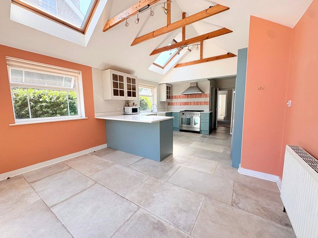 Property photo 2 of 14 Picture No. 31