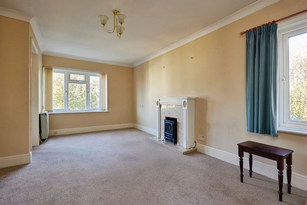 Property photo 2 of 9