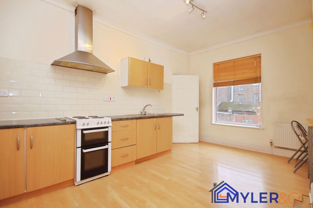 Property photo 1 of 25