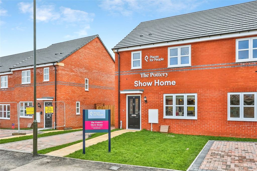 Property photo 1 of 8 The Roma