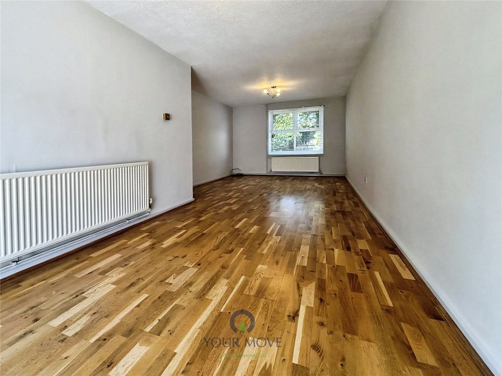 Property photo 3 of 10 Lounge