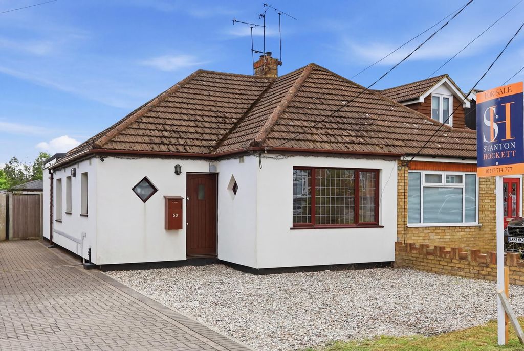 Property photo 1 of 16 Semi Detached Bungalow