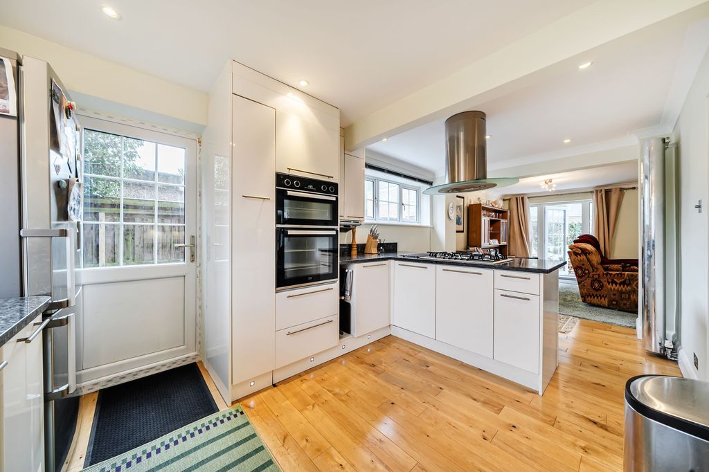 Property photo 3 of 22