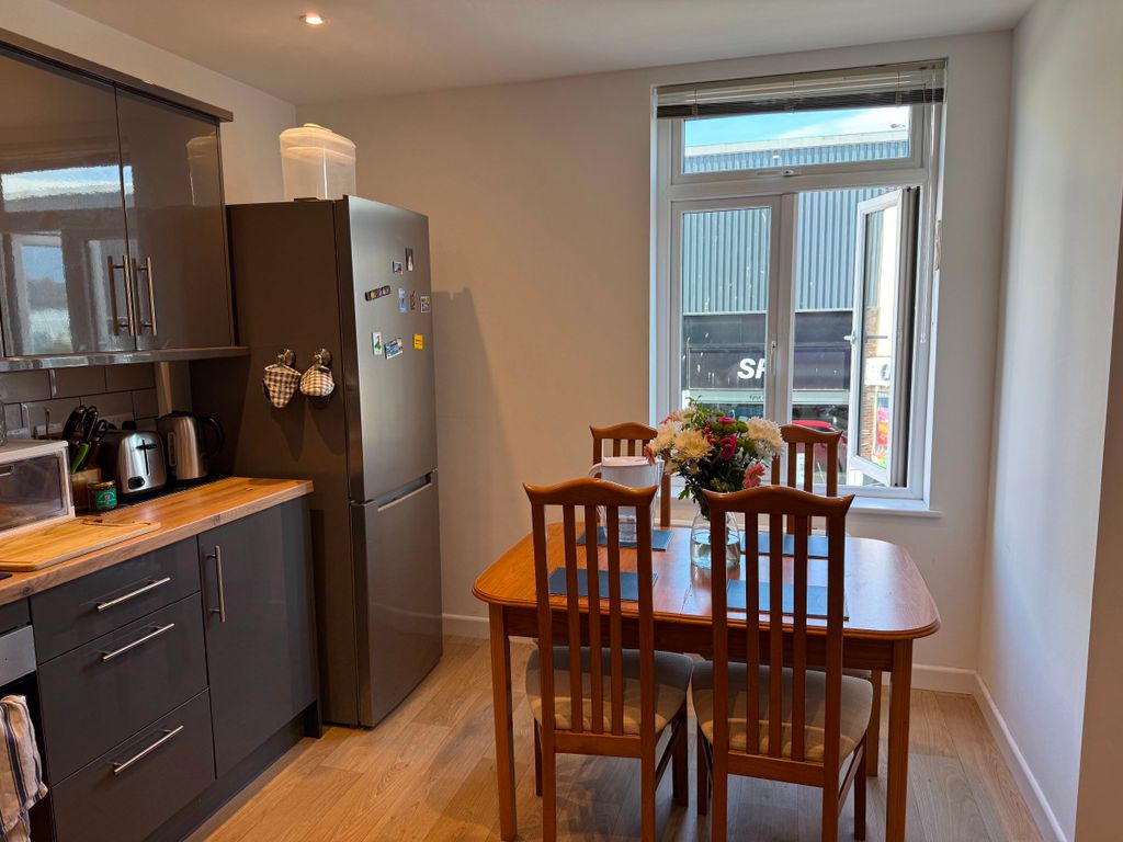2 bed flat to rentFlat, Eign Street, Hereford HR4 photo 4