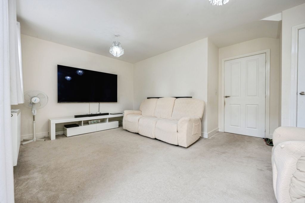 Property photo 2 of 19 Pbox-Img.Jpg