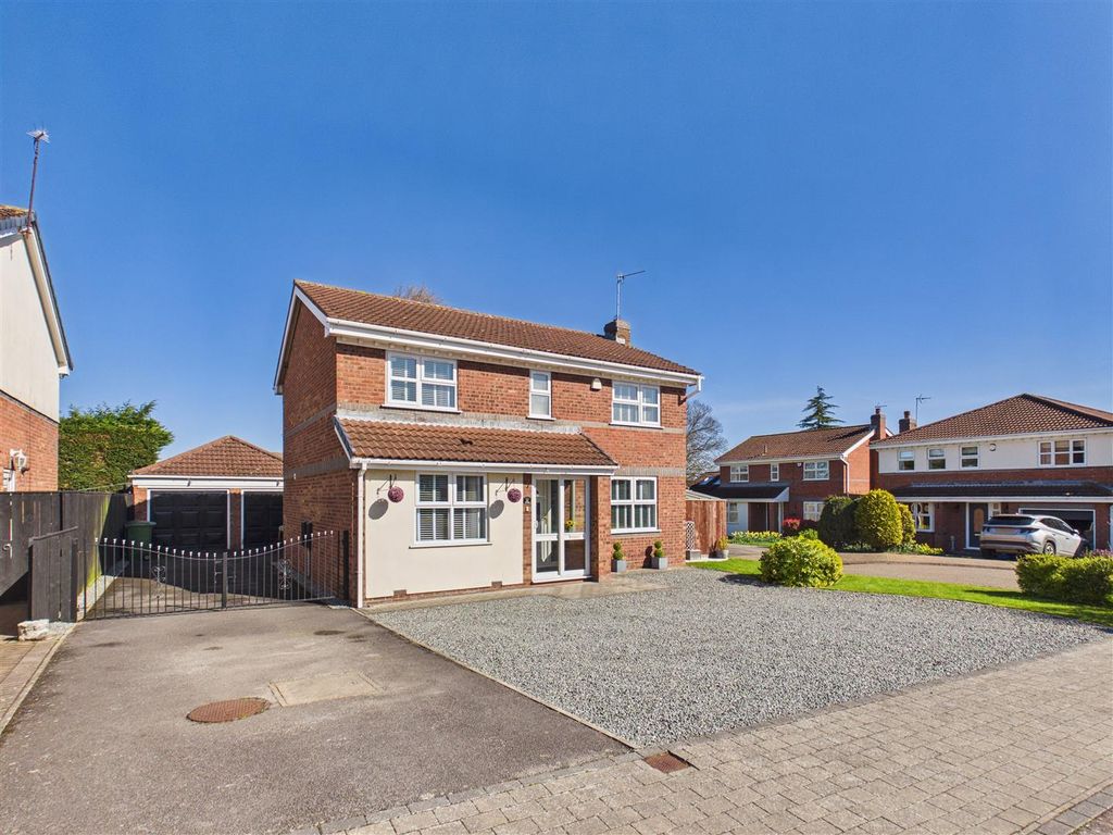 Property photo 1 of 24 Oaklands Drive - Front