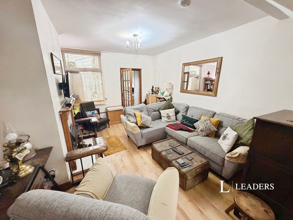 Property photo 3 of 16 Pbox-Img.Jpg