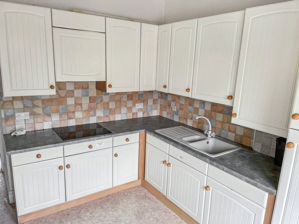 Property photo 3 of 8 Picture No. 10