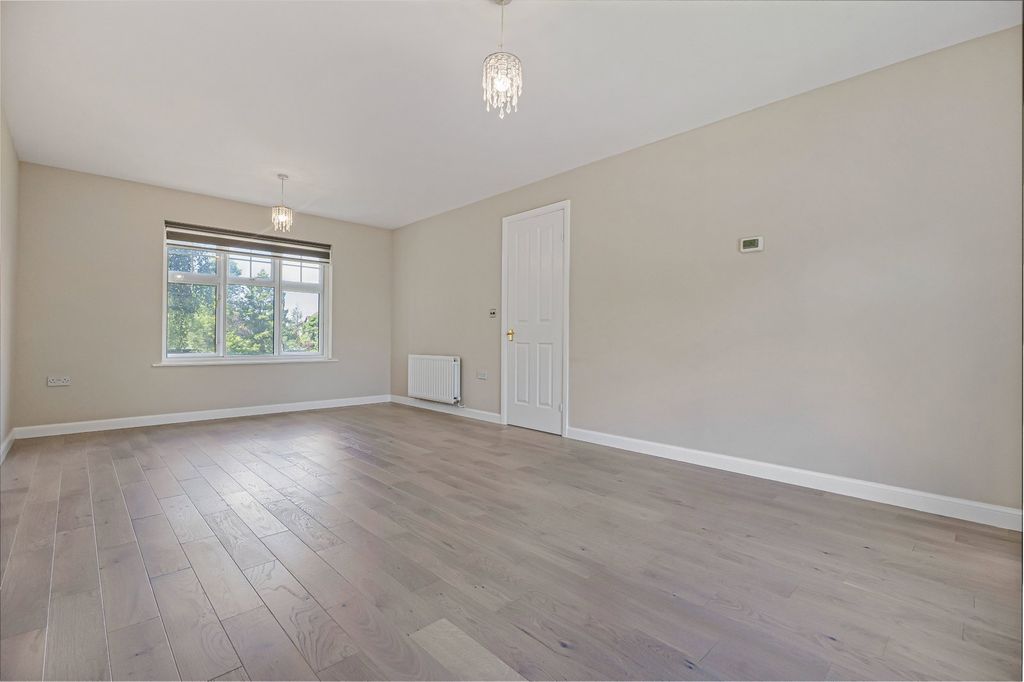 Property photo 2 of 38