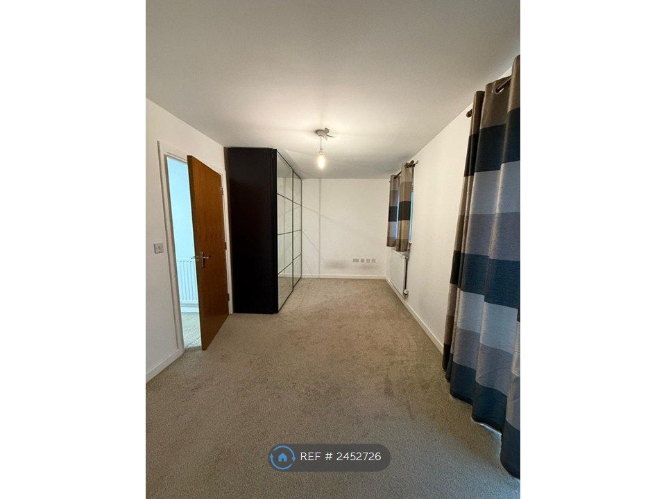 Property photo 2 of 25