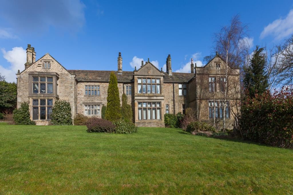 Property photo 3 of 8 Exterior And Gardens