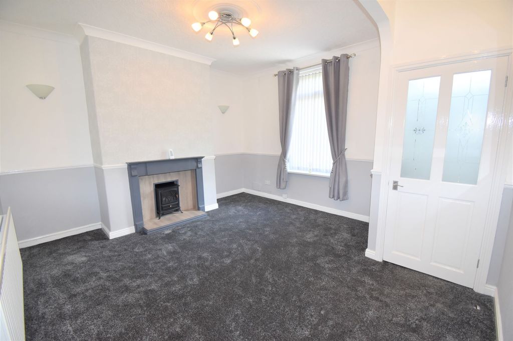 Property photo 2 of 21