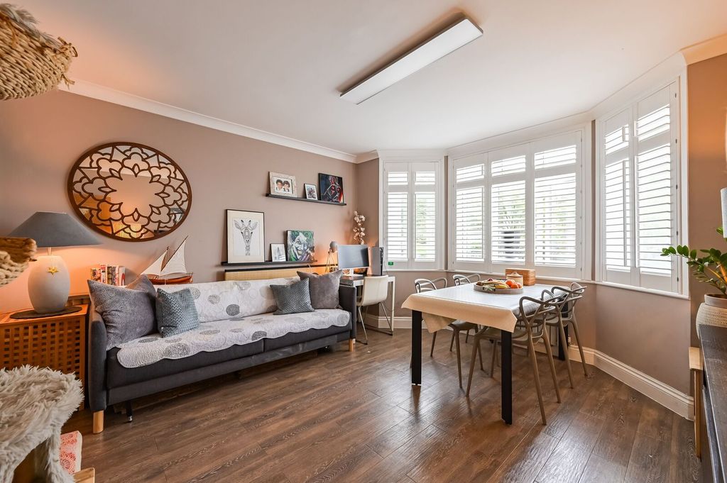 Property photo 1 of 17