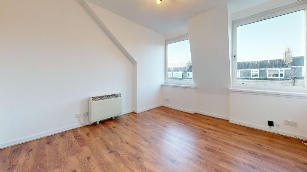 Property photo 3 of 9 Photo 3