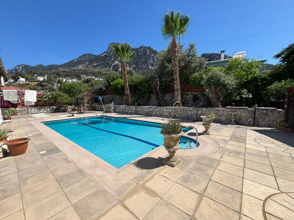 Property photo 1 of 33