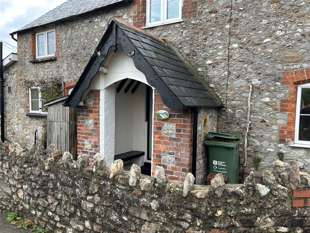 Property photo 1 of 16 Picture No. 02