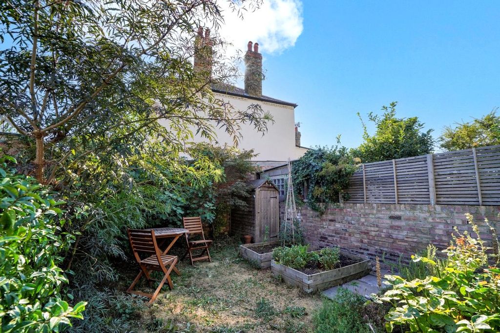 Property photo 3 of 16 Picture No. 17