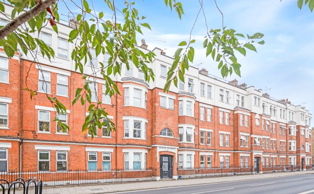 Property photo 1 of 9 1.External_Compressed.Jpg