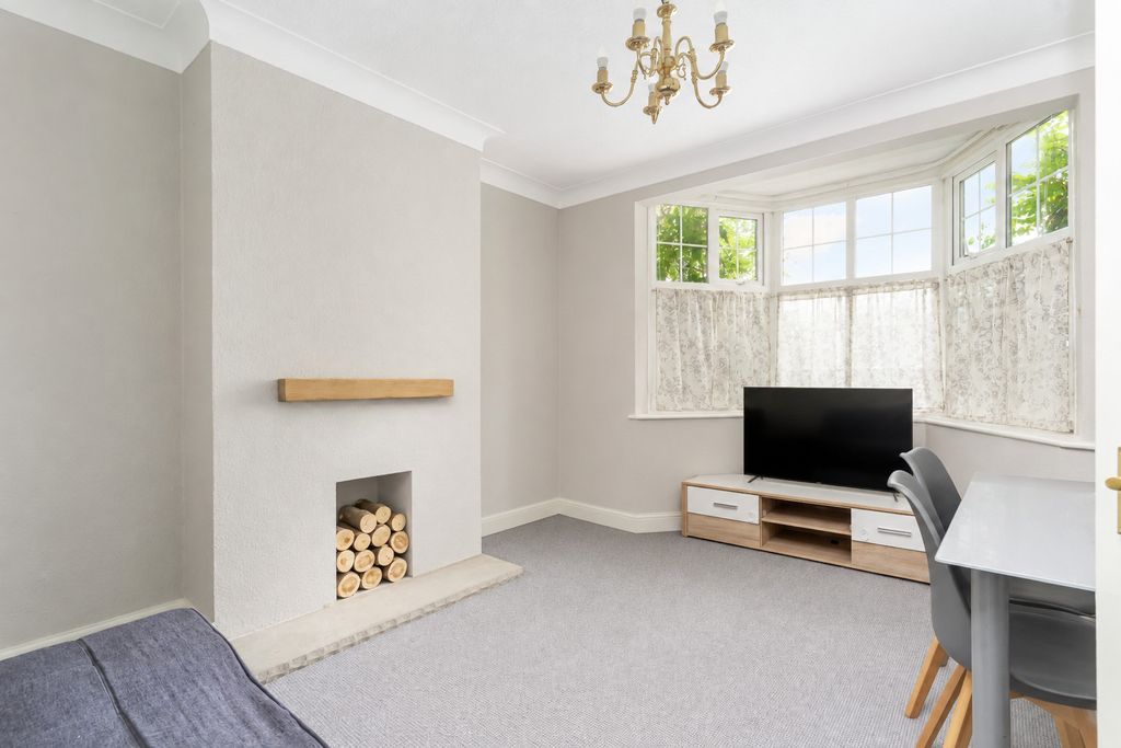 Property photo 3 of 14