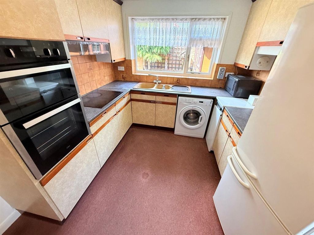 Property photo 2 of 22 Kitchen/Breakfast Room