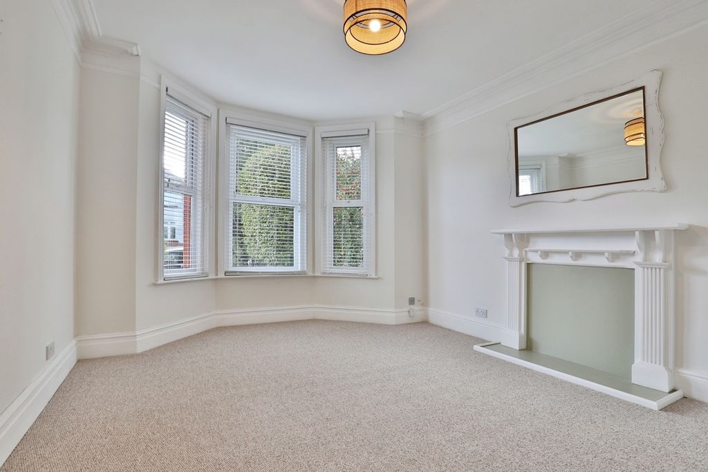 Property photo 2 of 18 Photo