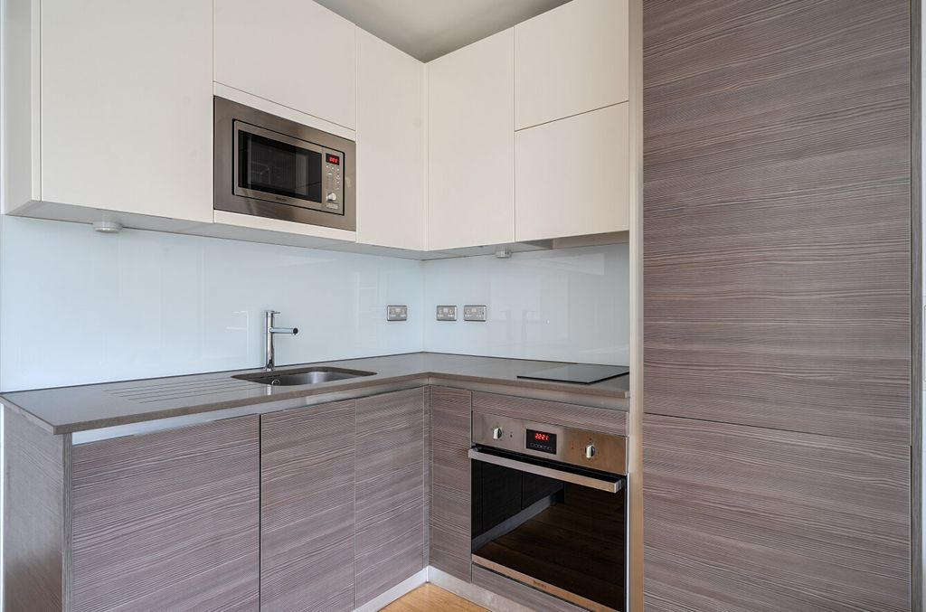 Property photo 2 of 8 1382758-2-691c5A9...
