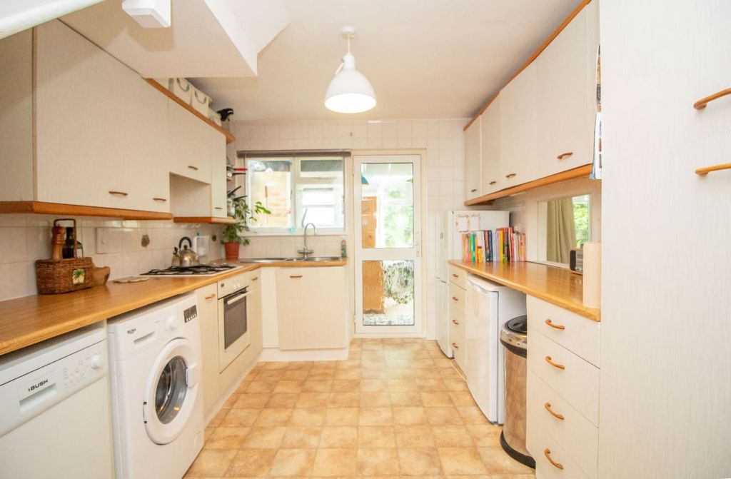 Property photo 2 of 22