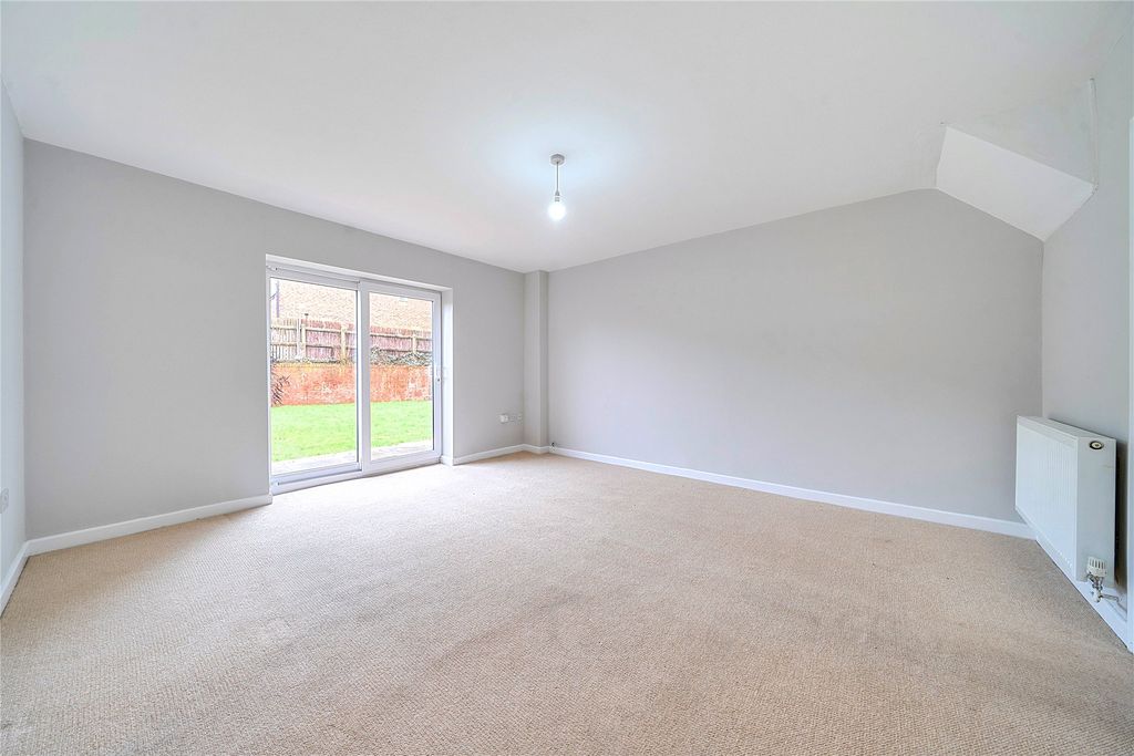 Property photo 3 of 16 Picture No. 15