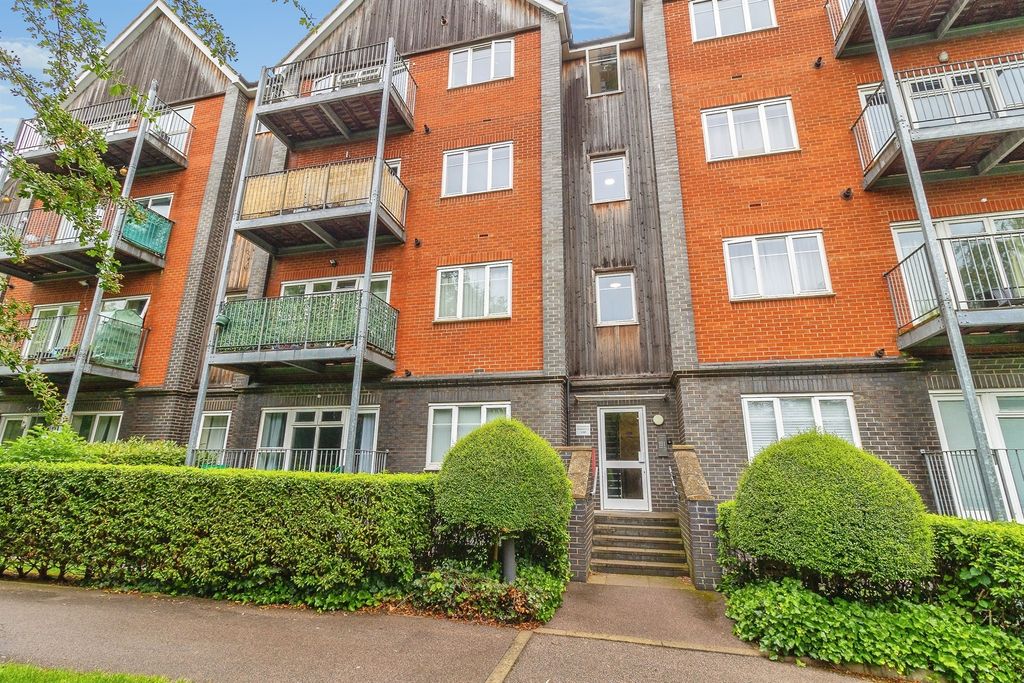 Property photo 1 of 17