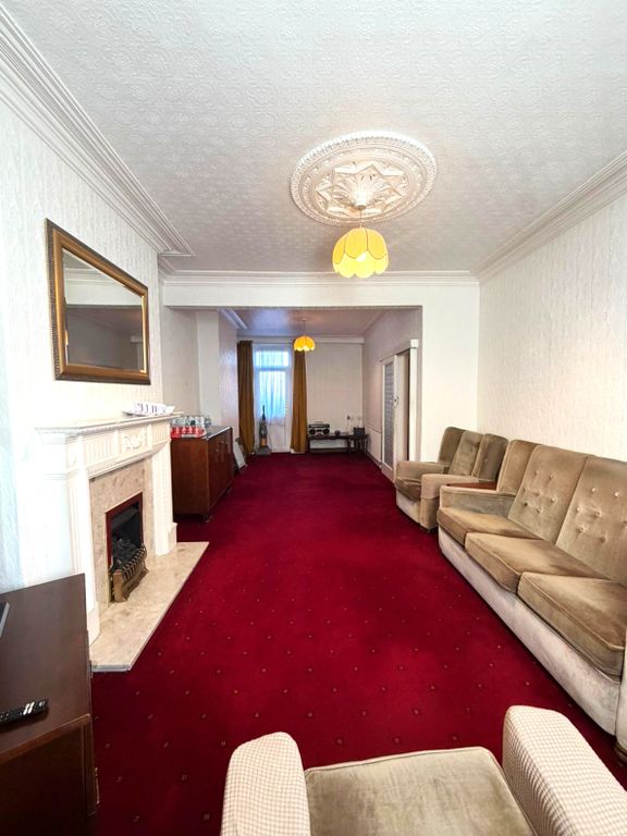 Property photo 2 of 8