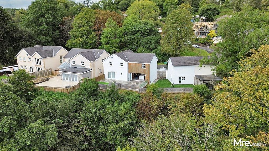 Property photo 2 of 36