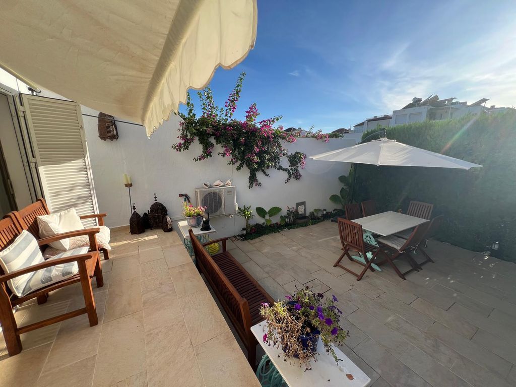 Property photo 1 of 52